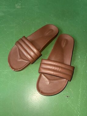 Beatrice Valenzuela Brown Padded Slide Sandals